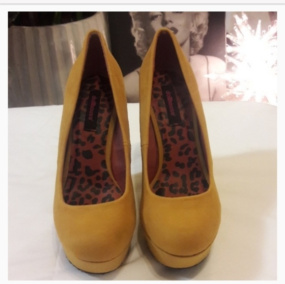 Ladies heels - Picture 2 of 5